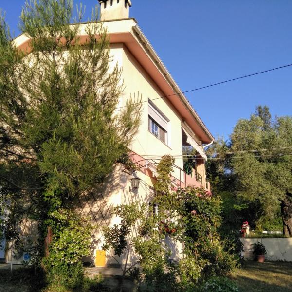 Possidi family house with parking, garden and AC