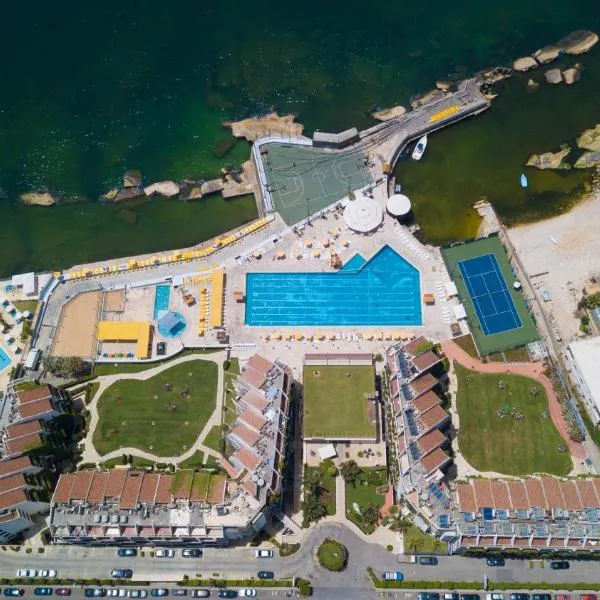 Cimer SafraMarine Beach Resort: Safra şehrinde bir otel