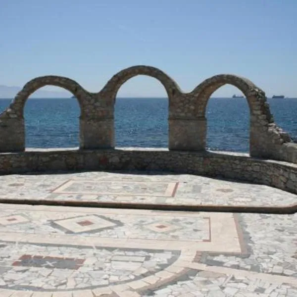 Theatraki, Hotel in Selínia