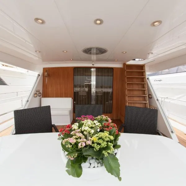Vita Nauta Boat & Breakfast, хотел в Гаета
