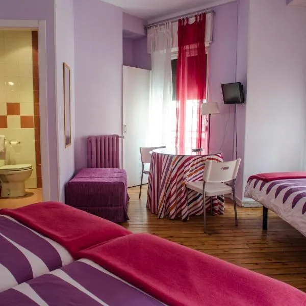 Pensión Blanca B&B, hotel in León