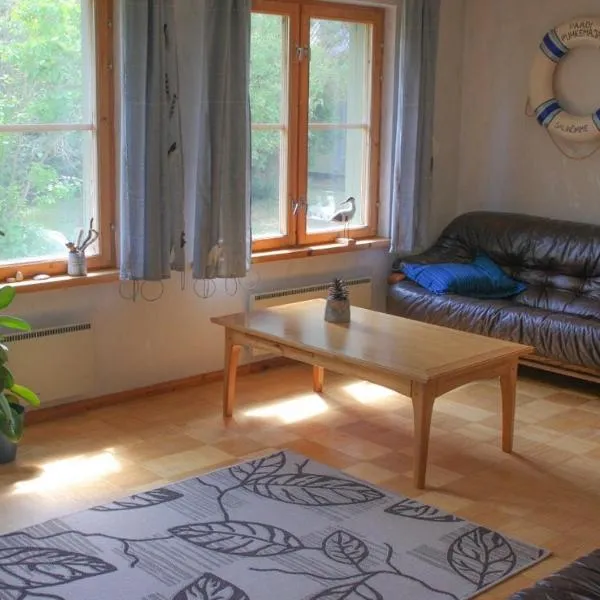Paadi puhkemaja, ξενοδοχείο σε Salinõmme