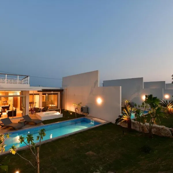 Feliz Villa Suite Irabujima Sawada, Hotel in Miyako-jima