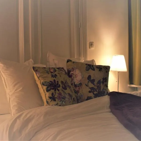 Quiet apartment in Antwerp near parc - B&B InterMezzo - business & leisure, hotel in Antwerpen