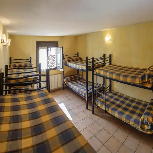 ALBERGUE SAN SATURNINO, hotel in Ventosa