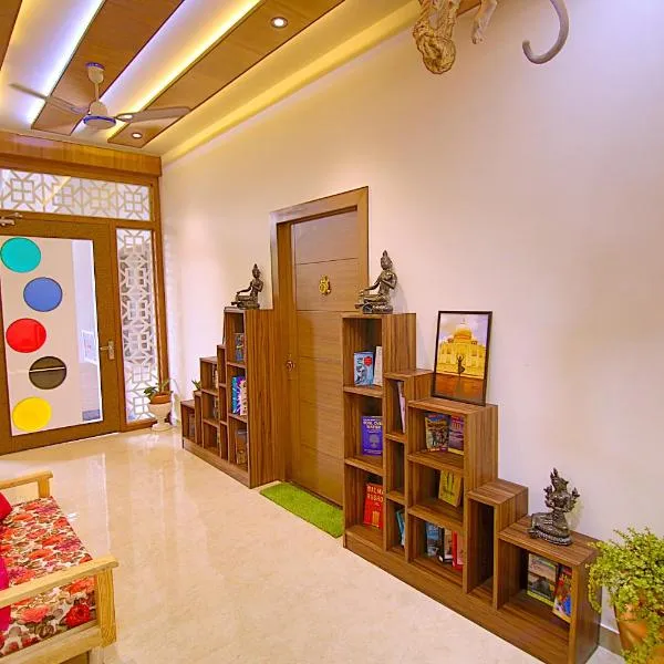 The Hideout Agra - Homestay near Taj，位于阿格拉的酒店