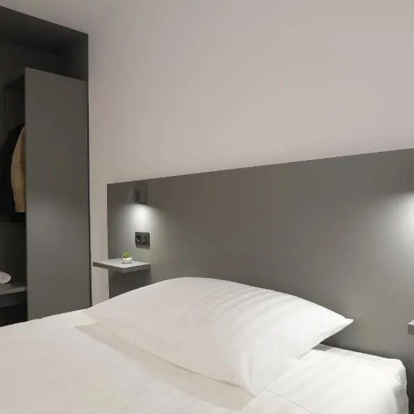 Pensión Dorotea, hotel in Lavacolla