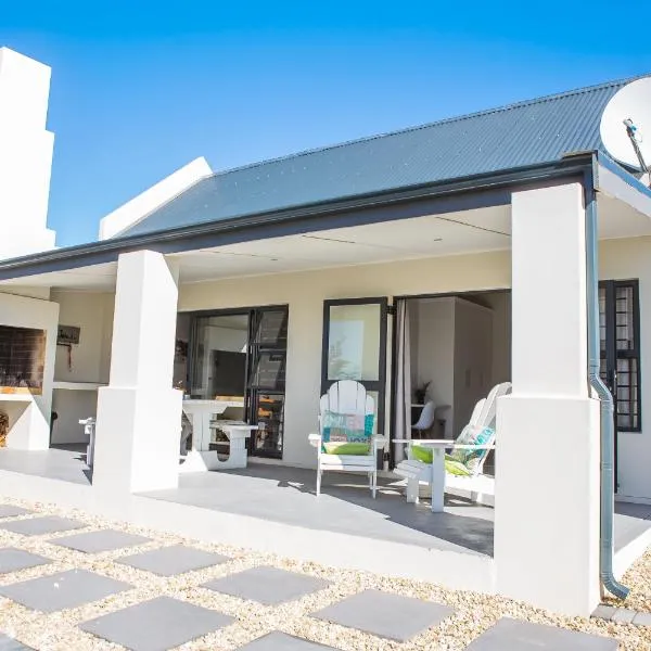 Three Feathers Cottages, hôtel à Langebaan