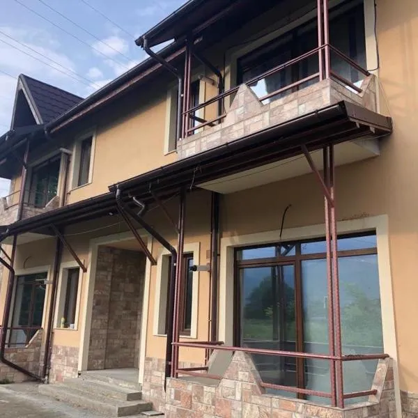 Casa Francesca, hotel in Comăneşti