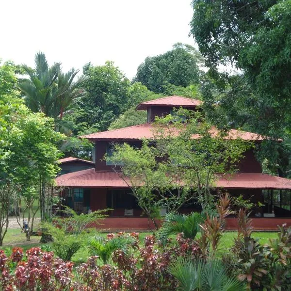 Hotel Veragua River House, hôtel à Sierpe