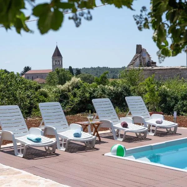 Holiday House Markoč, hotel v destinaci Grohote