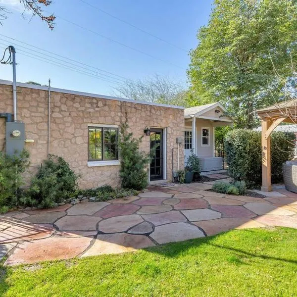 Best Little Guesthouse in Melrose! New Listing!, hotel en Phoenix