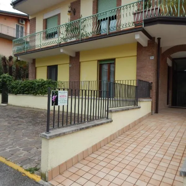 Appartamenti Altea，位于西尔米奥奈的酒店