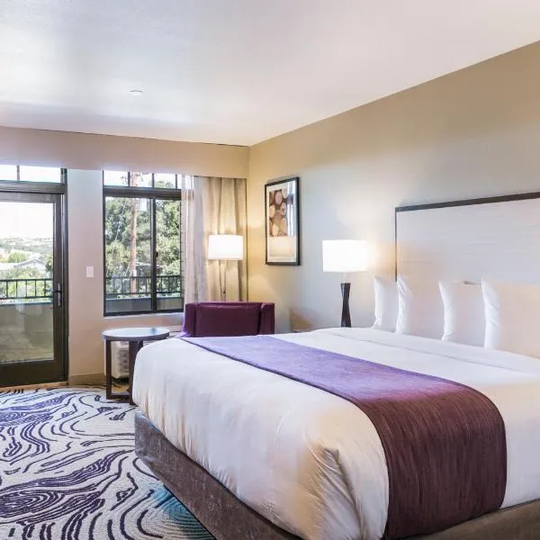 Hotel Siri Downtown - Paso Robles, מלון בפאסו רובלס