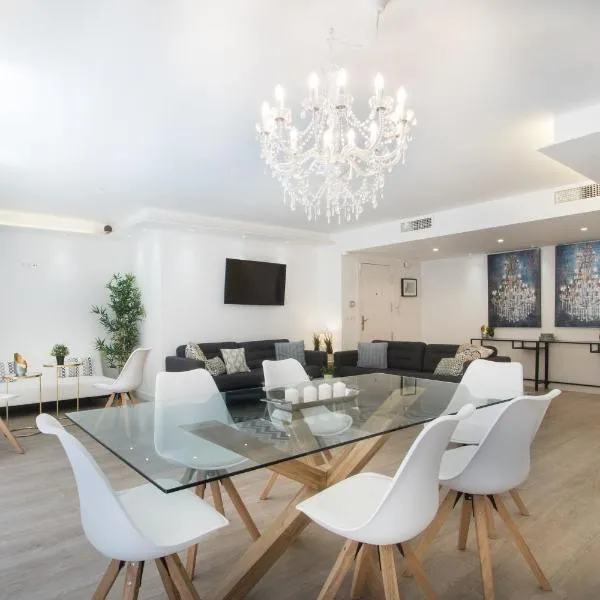 Stylish *NEW* Apartment in Alicante w/ 4 bedrooms, hotel em Alicante