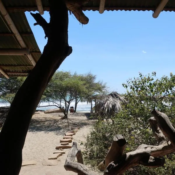 Grillo Tres Puntas Eco-Hostel, ξενοδοχείο σε Zorritos