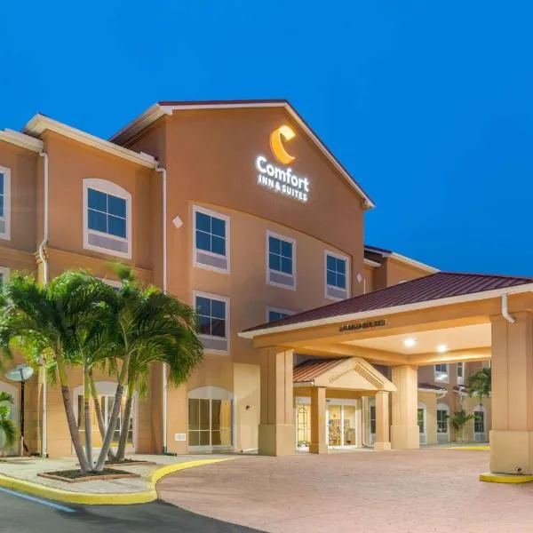 Comfort Inn & Suites Fort Myers Airport, hotel a Fort Myers