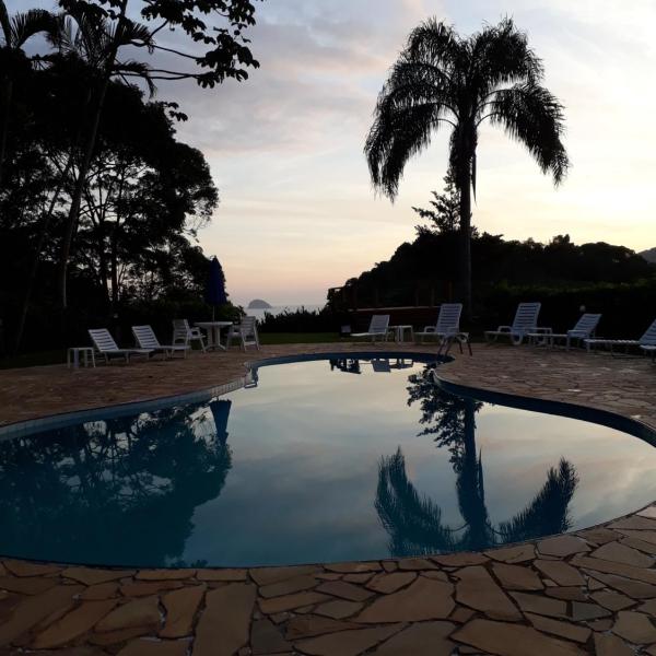 Chalé Boiçucanga wi fi piscina condomínio Mirante