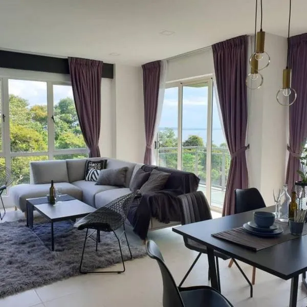 Santubong Suites A Just Like Home Damai, hotel v destinaci Kučing