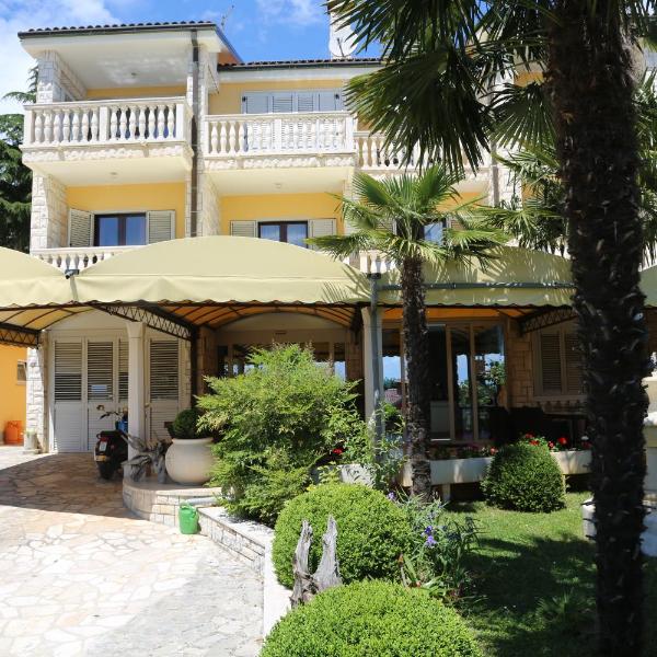 Villa Ana