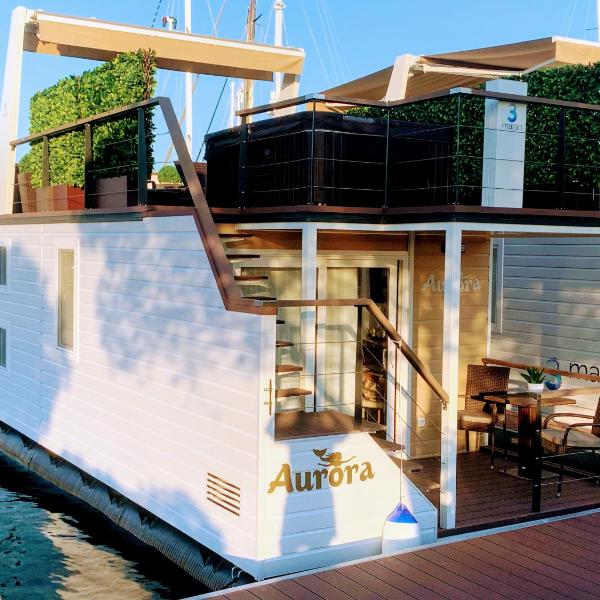 FLOATING SEA HOUSE AURORA