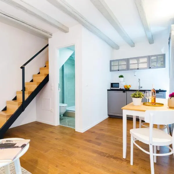 Cozy Montalbano Studios by Irundo, hotel in Rovinj
