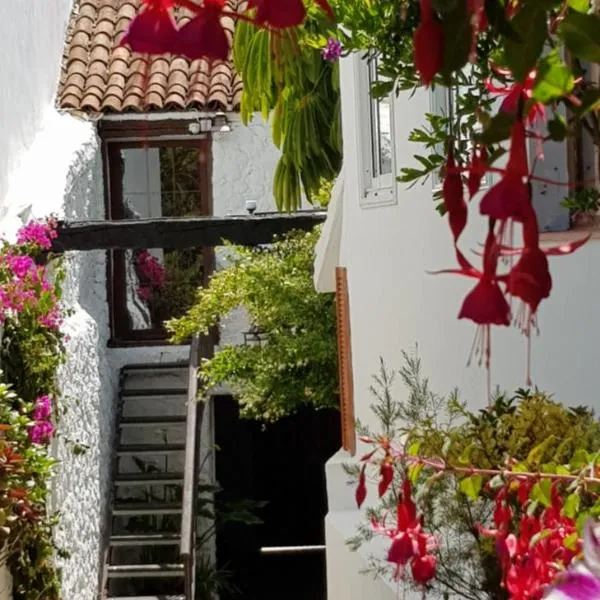 Elescondite, hotel in Sauzal