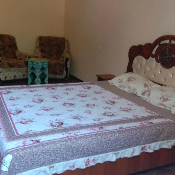 Hostel Sharq 21, hôtel à Khodjent