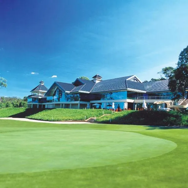 Riverside Oaks Golf Resort, hotel in Cattai