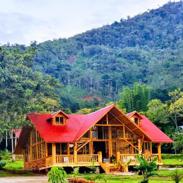 HASSINGER RANCH Cabañas, hotel in Oxapampa