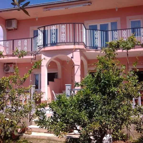 Apartman Laura, ξενοδοχείο σε Kastela