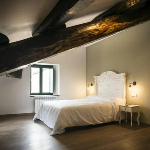 Hotel portico, hotel in Fonsagrada