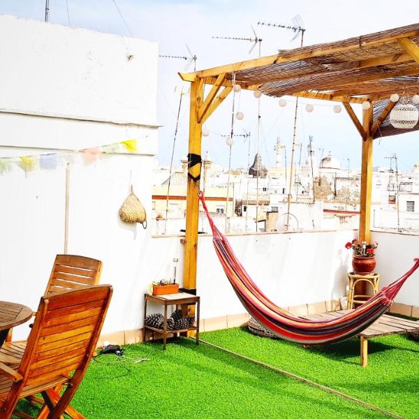 Bright rooms with AC and rooftop terrace in the heart of Cadiz
