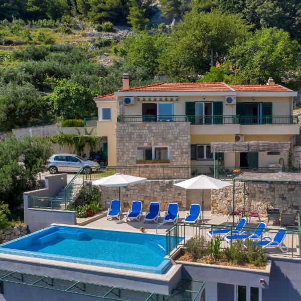 Villa Makar,heated pool,gym,grill,seaview