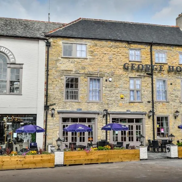 The George Hotel, hotel di Axminster