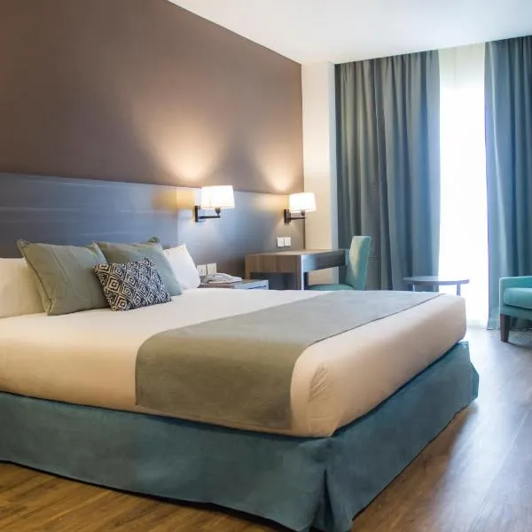 Hotel Land Plaza La Plata、ラプラタのホテル