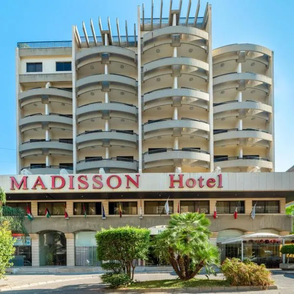 Madisson Hotel, hotel en Joünié