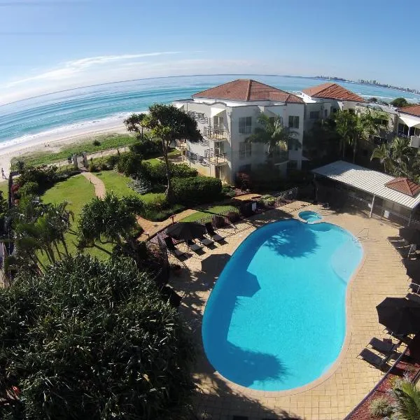 Golden Riviera Absolute Beachfront Resort, hotel in Gold Coast