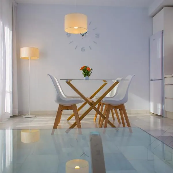 Apartamentos Domus con parking gratuito, хотел в Гранада