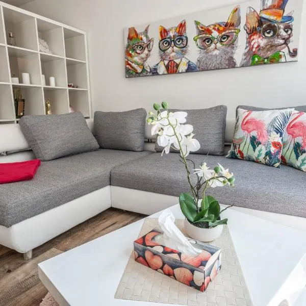 Moderne Souterrain-Wohnung, ξενοδοχείο σε Anif