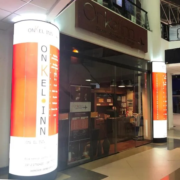 Onkel Inn Airport Sleepbox, hotel in La Paz