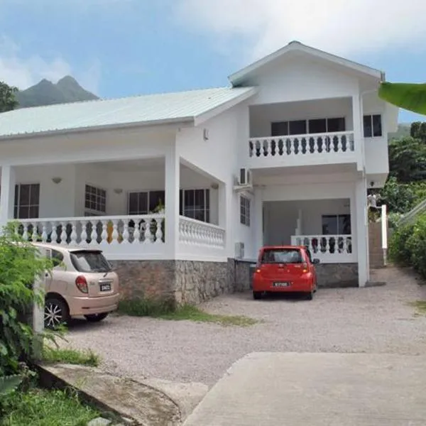 Rowsvilla Guest House, Hotel in Beau Vallon
