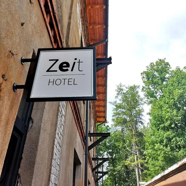 Zeit Hotel, hotel v destinaci Ligatne