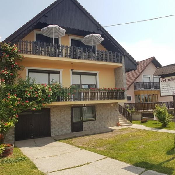 István apartments