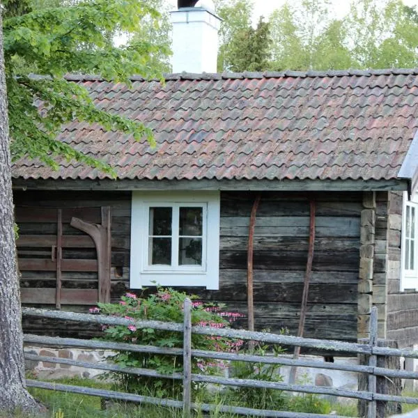B&B i 1700-talsstil på Oklagård、Ockelboのホテル