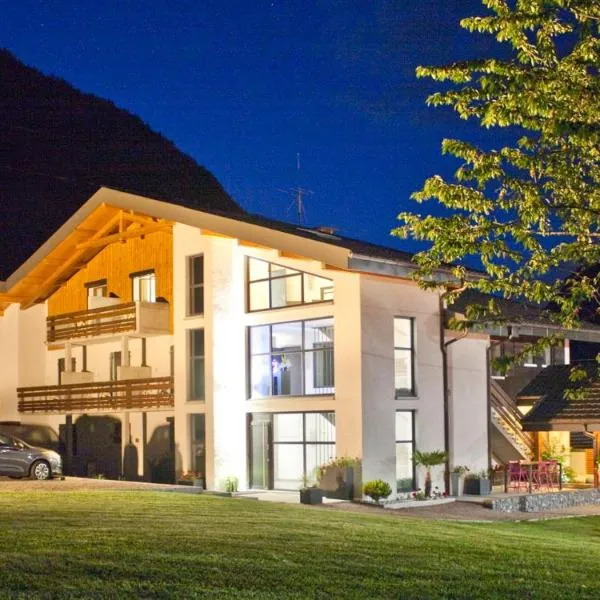 Les Moineaux, hotel v destinaci Bellevaux
