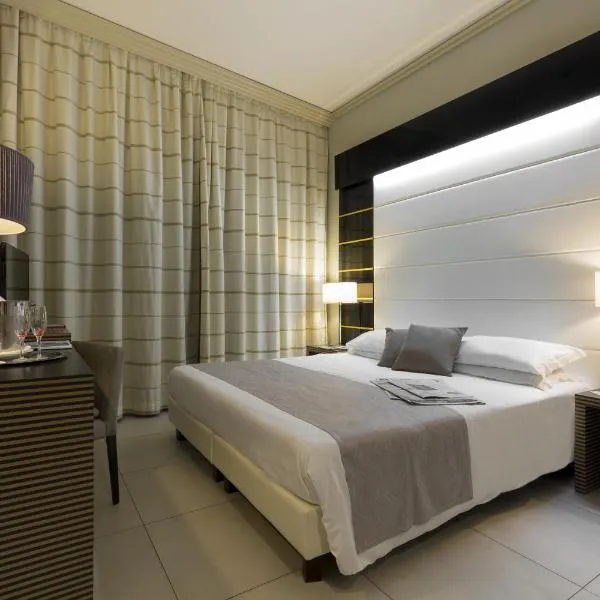 Palazzo Salgar, hotel v Neapoli
