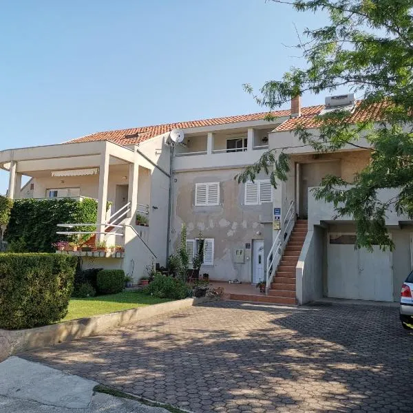 Apartments Dolores, Hotel in Šibenik