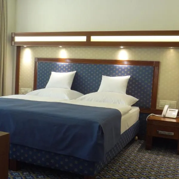 Centrum Hotel, отель в Дебрецене