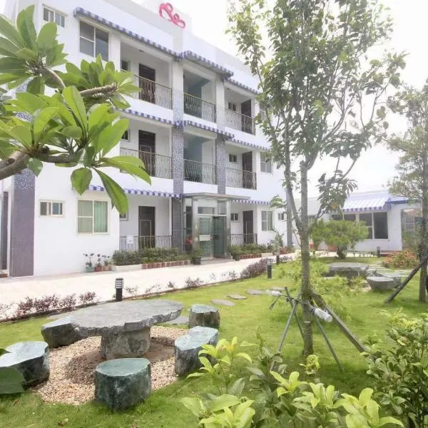 See Happiness, hotel in Jinning